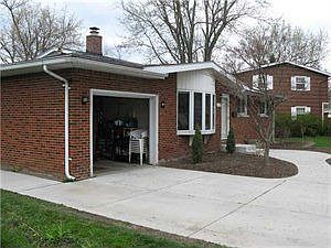 2nd image of 190 Brookwood Dr