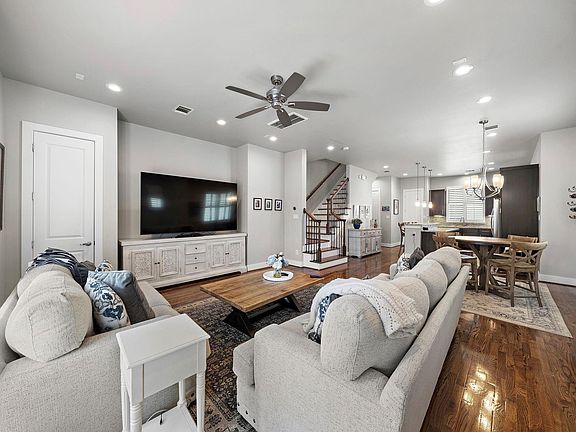 2nd image of 2509 Garrow St #B