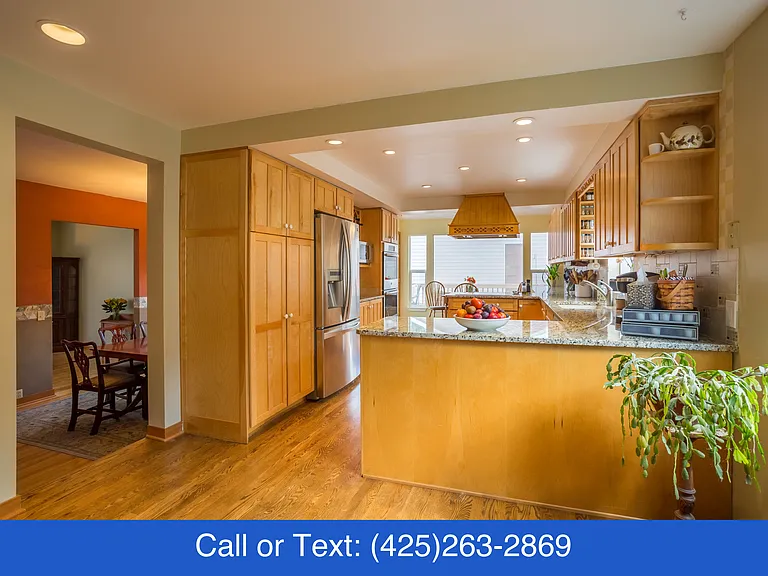 12044C Roosevelt Way NE — Photo 11