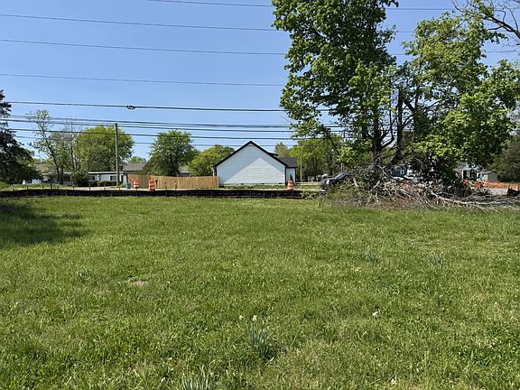 3rd image of 223 Walton Ferry Rd