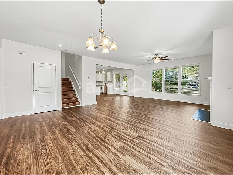 5935 Hart Way — Photo 6