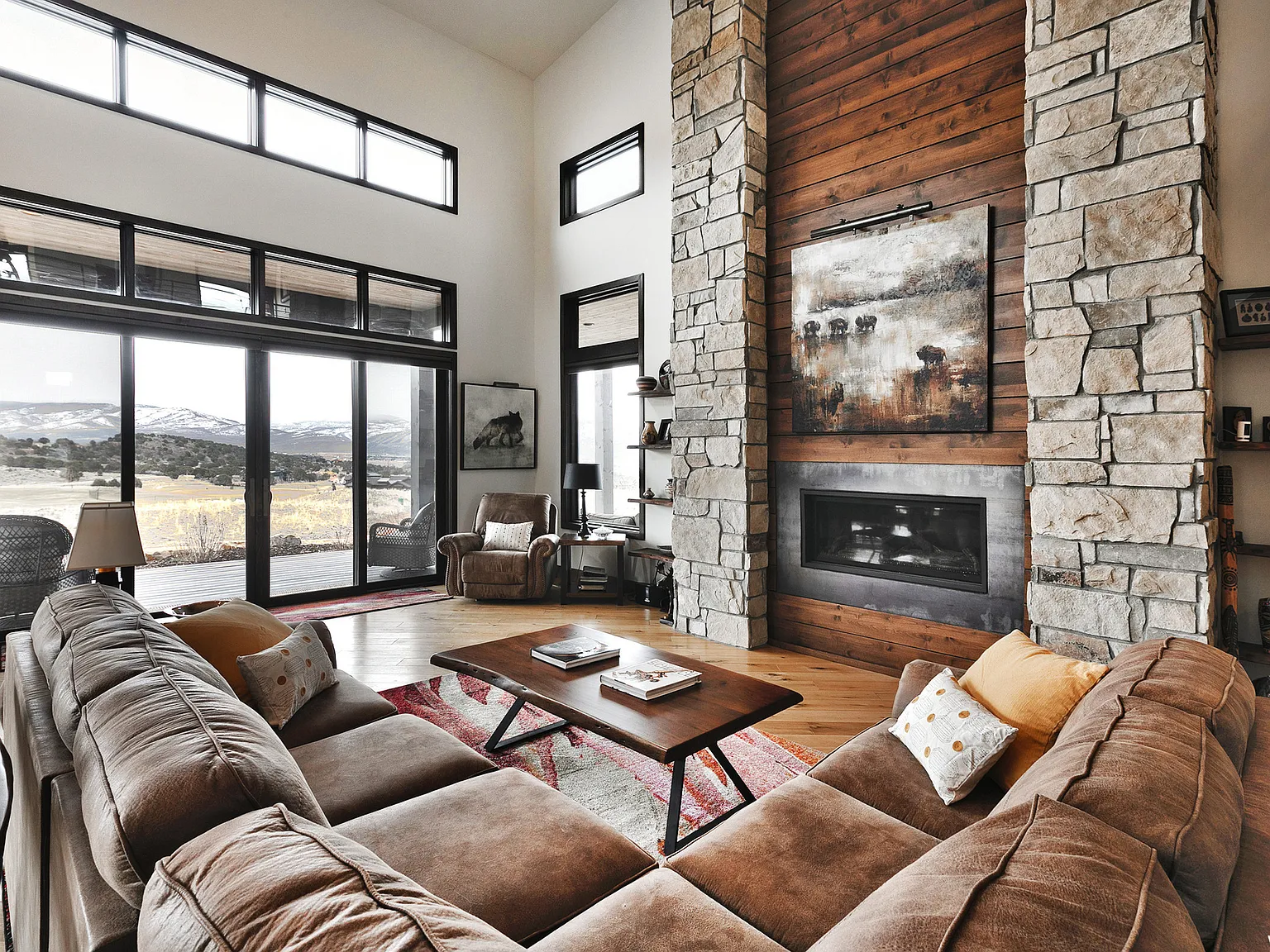 4 bed, 4700 sqft, $15,000 — Photo 2