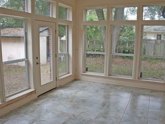 5th image of 4573 Merson Ln
