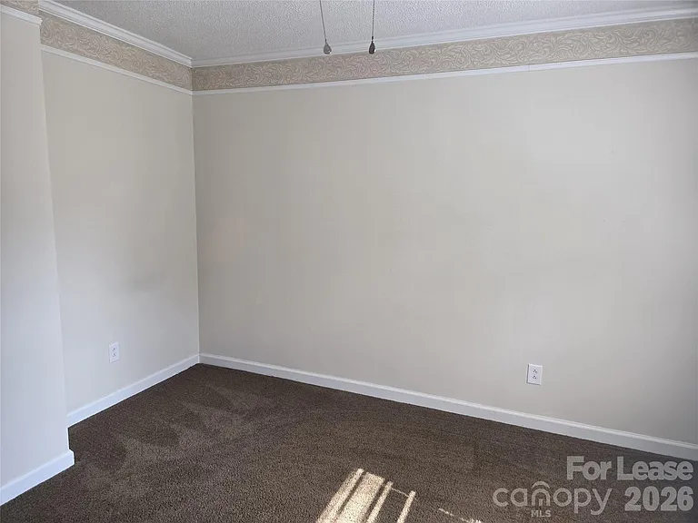 411 Town St — Photo 10