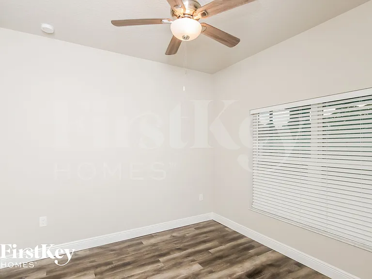 926 Braganza Ave SE — Photo 11