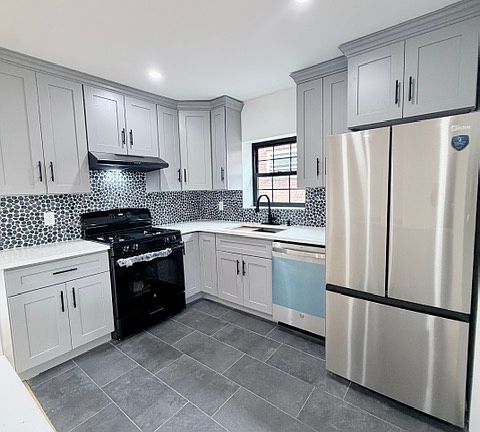 4th image of 1471 E 85th St Floor 2