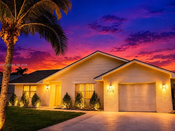 722 SE Thanksgiving Ave, Port Saint Lucie, FL 34984