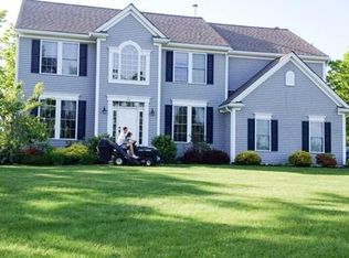 28 Pleasant Ln, Boylston, MA 01505