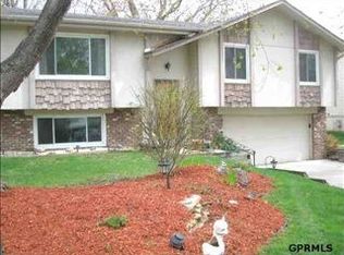 15212 Westchester Dr, Omaha, NE 68154