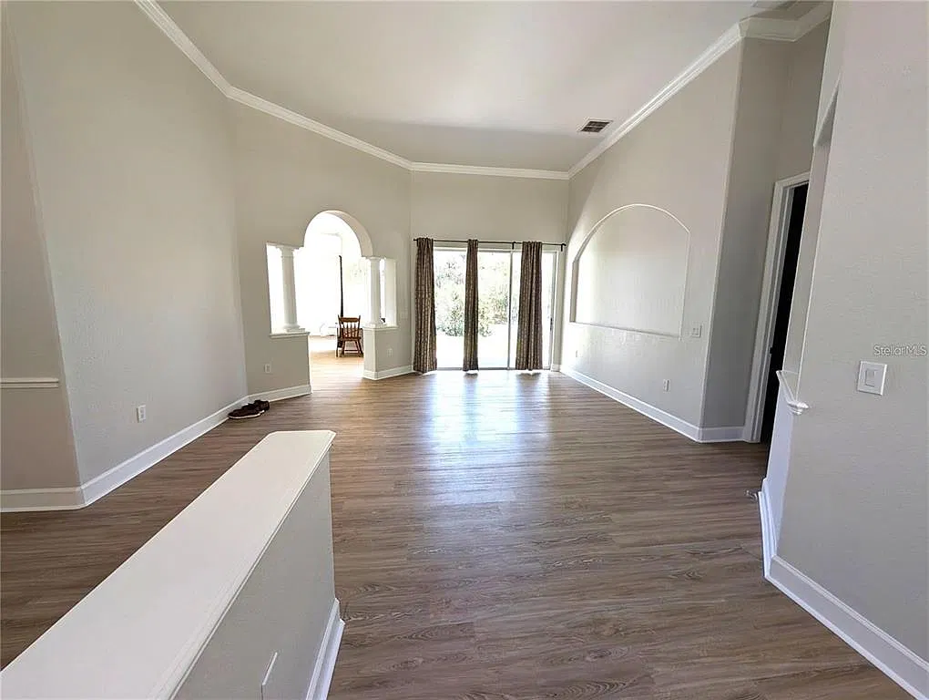 4 bed, 3.0 bath, 2525 sqft, $2,650 — Photo 4