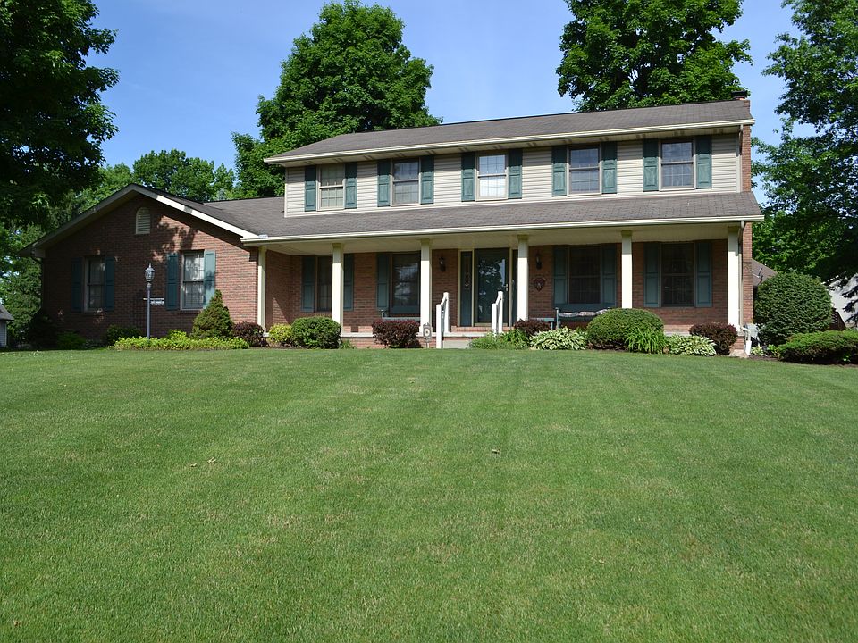 1st image of 3957 Oakridge Dr NE