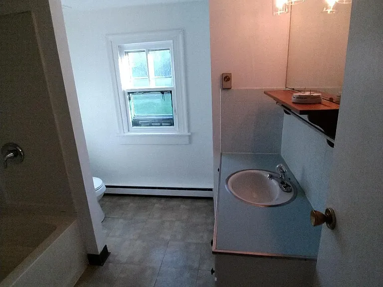 107 E Rockhill Rd — Photo 22