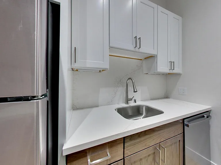 Riverwood Apartments — Photo 73