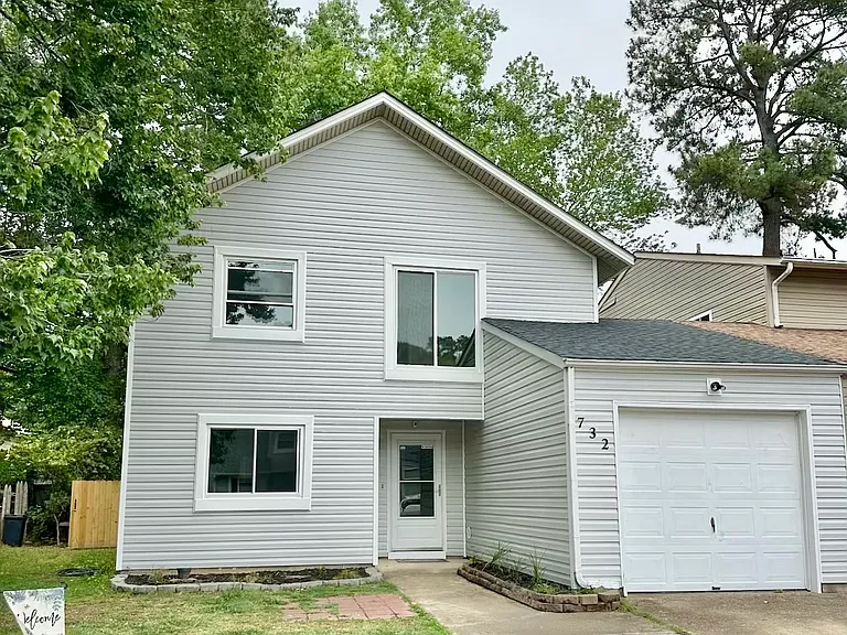 732 Garfield Ave — Photo 1