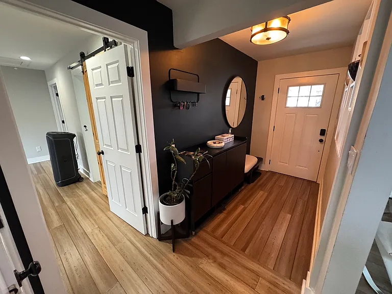 entryway looking into master and front door