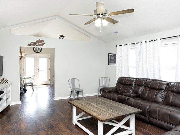 5th image of 180 Angel Falls Dr