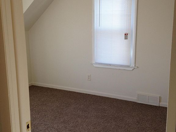 5th image of 856 E 216th St