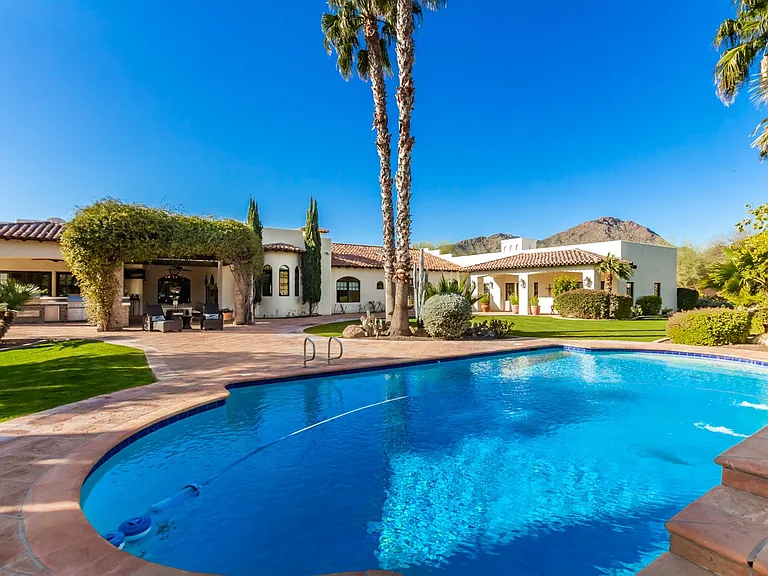 6708 E San Miguel Ave — Photo 2