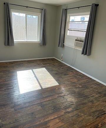 4th image of 11266 Sheldon St