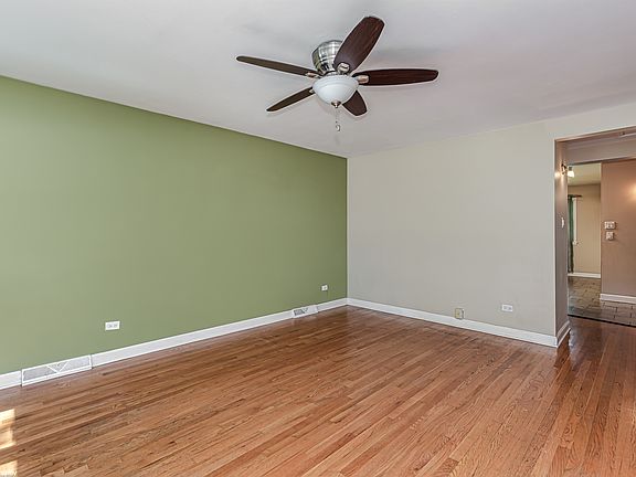 3rd image of 6520 Ridge Dr