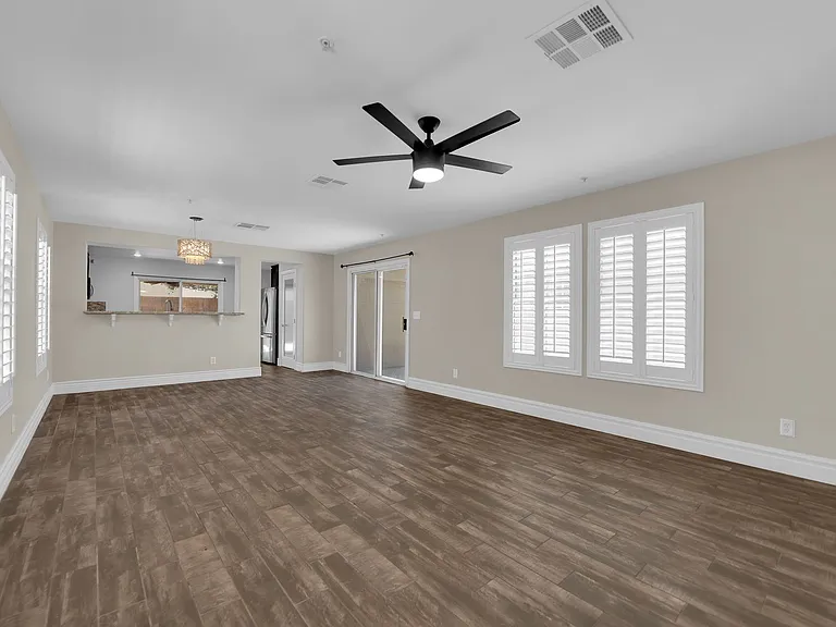 646 Monument Point St — Photo 13