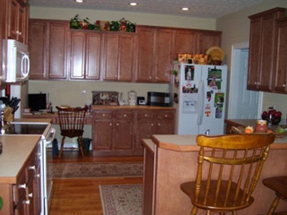 5th image of 3220 Berryfield Dr