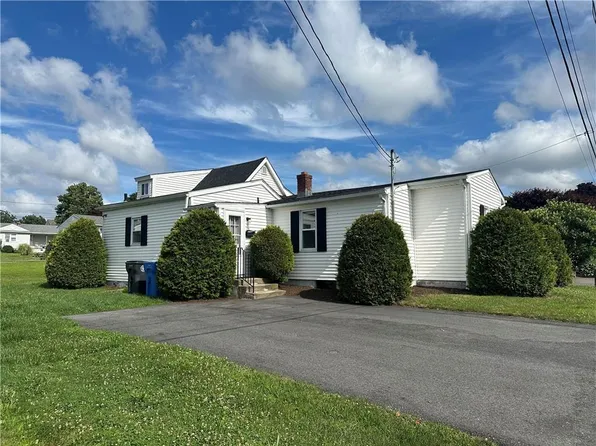 38 Woodland Ave, Cranston, RI 02920