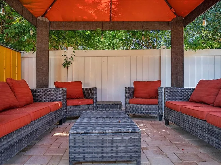 1261 12th Ct SW — Photo 71
