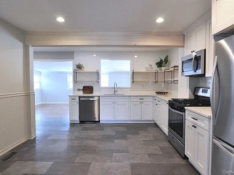 135 N Walnut St — Photo 5