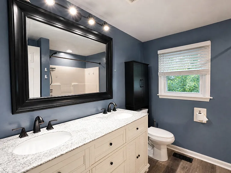 1042 Floral Ct — Photo 22