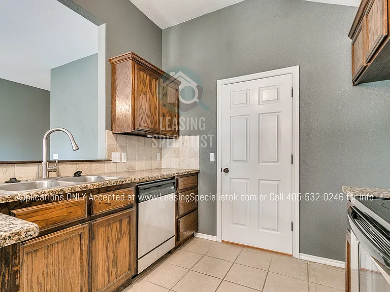 200 Tecumseh Meadows Dr — Photo 20