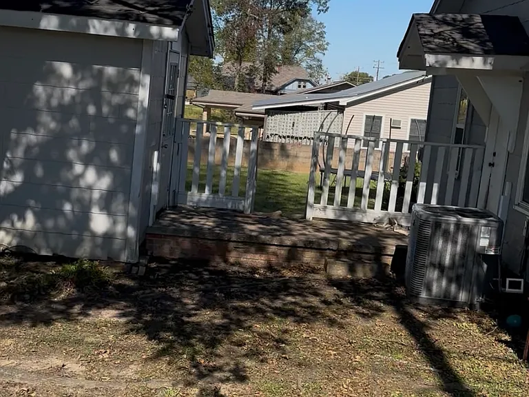 239 S 4th St — Photo 10