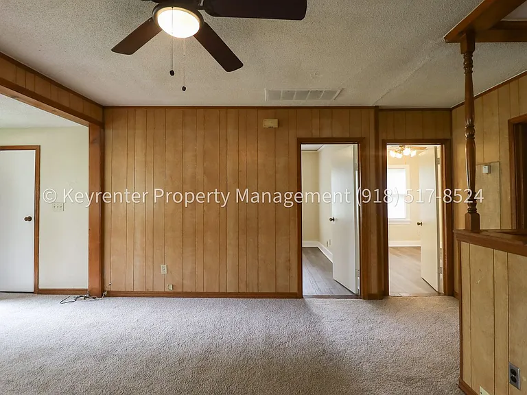 1928 N Columbia Pl — Photo 7