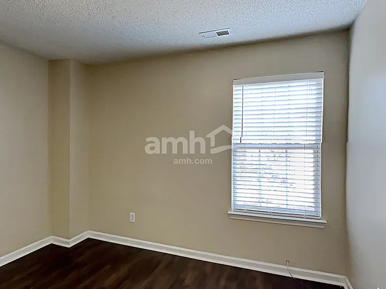 212 Leafmore Ct — Photo 16