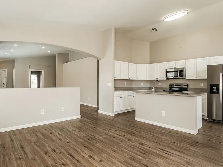 6418 W Magnolia St — Photo 6