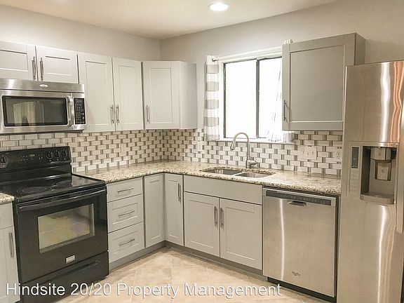 3rd image of 2208 N Celia Dr
