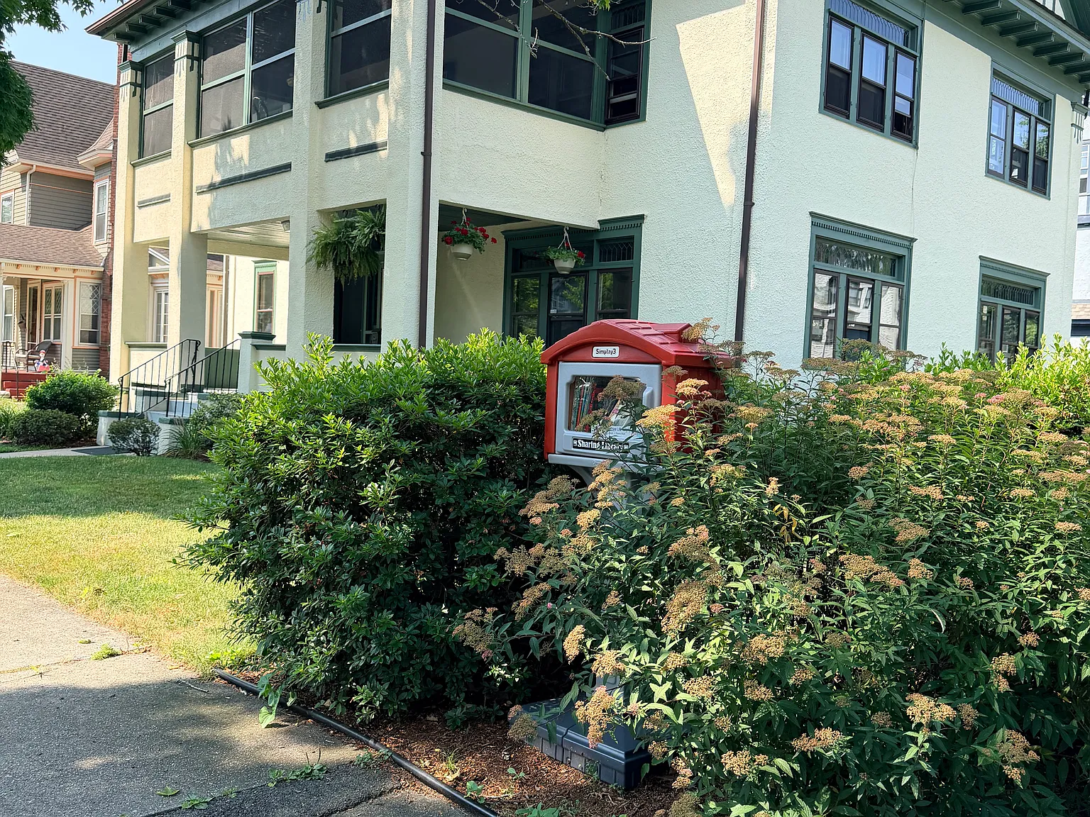 3 bed, 1600 sqft, $2,295 — Photo 3