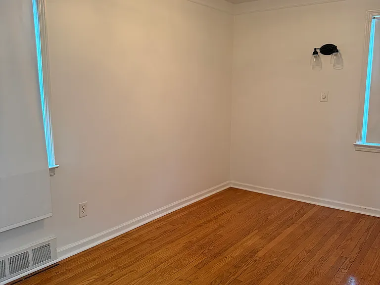 19454 Washtenaw St — Photo 11