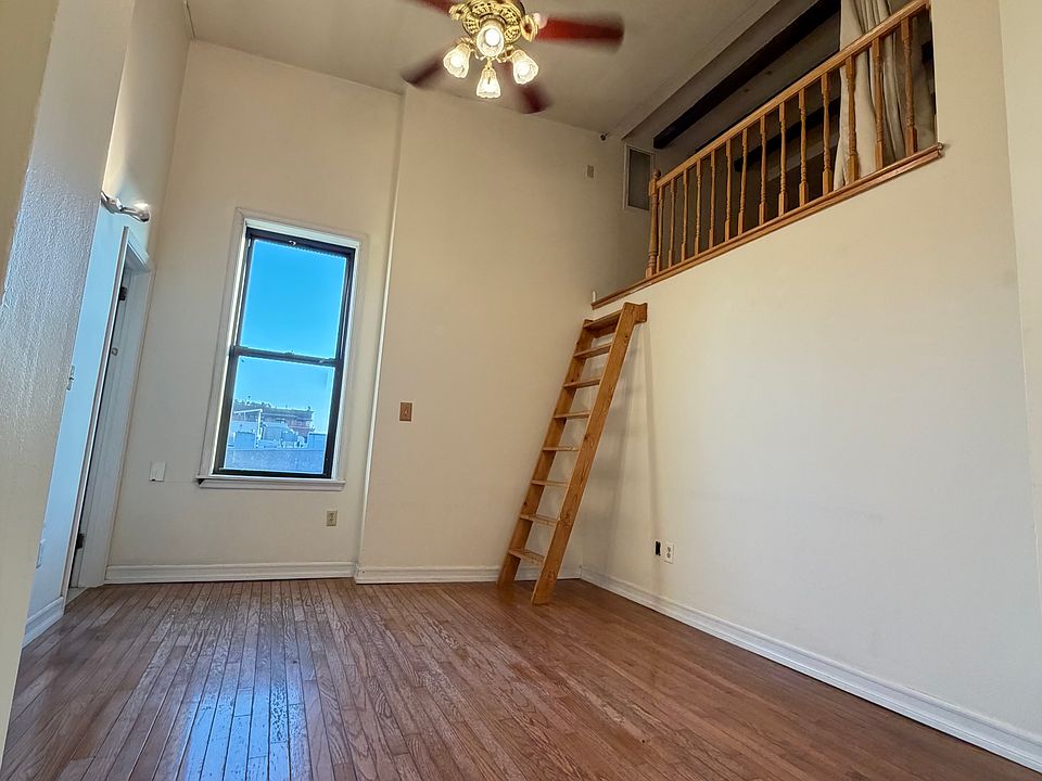 1st image of 84 1/2 Morris St APT 4L