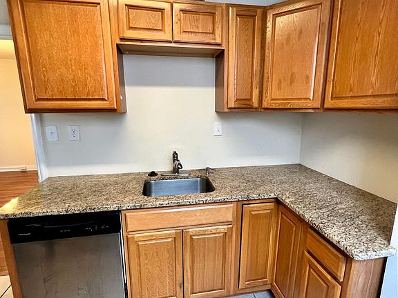 4th image of 3309-3311 Cutshaw Ave #3309-B