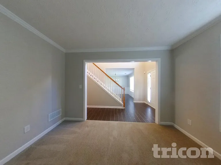 315 Avonlea Dr — Photo 21