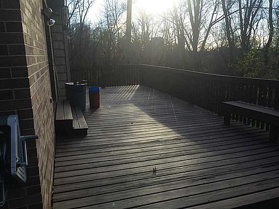 4th image of 1009 Magnolia Dr