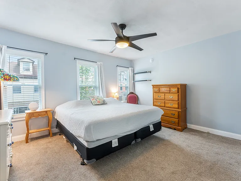 5255 Carnegie St — Photo 4