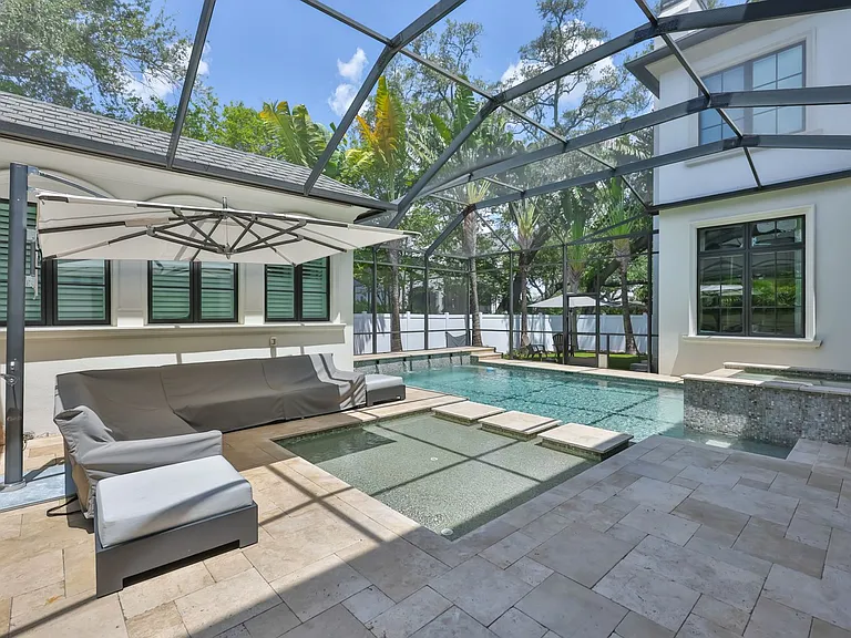 629 Riviera Dr — Photo 38