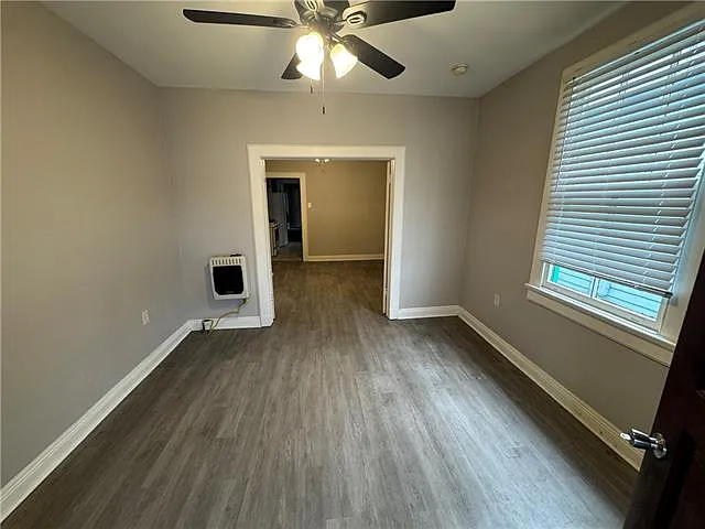 2 bed, 1.0 bath, 828 sqft, $1,200 — Photo 3