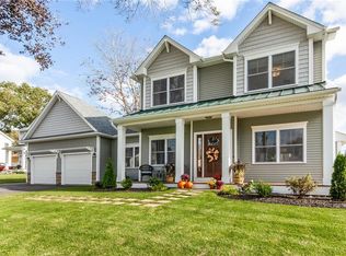 18 Wyndsor Way, Warwick, RI 02889