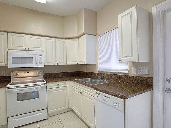 5th image of 4175 Castilla Cir APT 204
