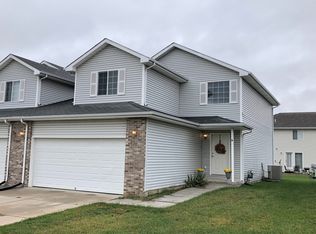 7207 N 19th St #A-B, Lincoln, NE 68521