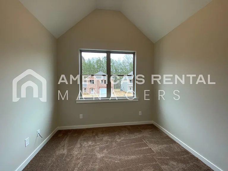7950 Saint James Dr — Photo 29