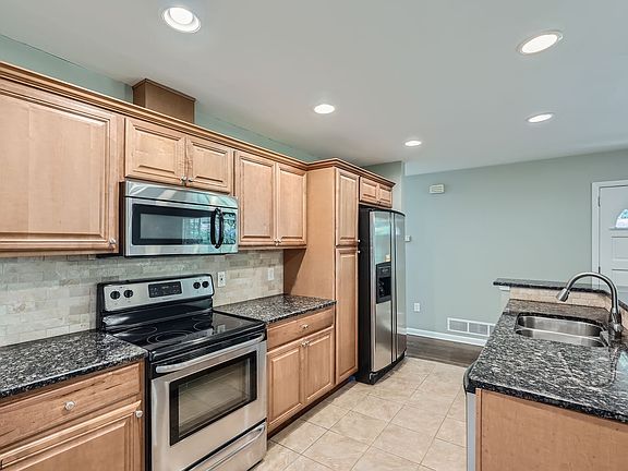 3rd image of 3370 Creekvalley Dr